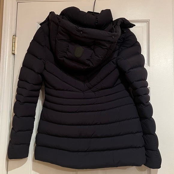 NAVY MACKAGE PATSY AGILE 360 DOWN JACKET WITH REMOVABLE SHEARLING FOX HOOD. - Picture 3 of 4